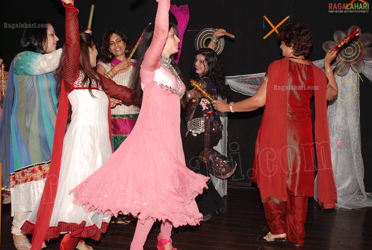 Elite Divaz Ladies Club's Disco Dandiya Ras 2011