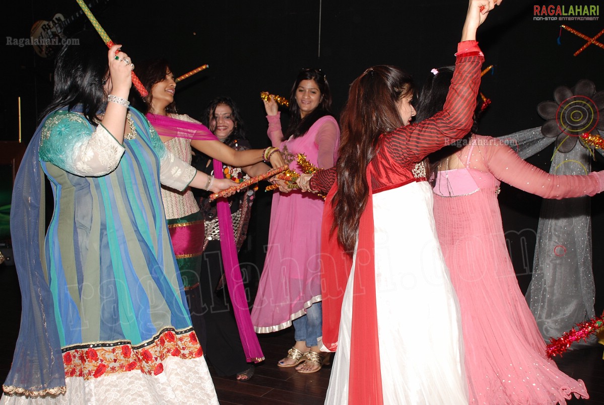 Elite Divaz Ladies Club's Disco Dandiya Ras 2011