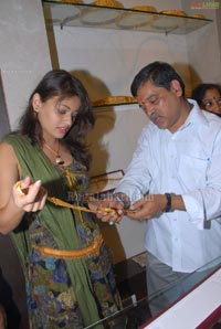 Sneha Ullal Launches Kuber Jewellery, Hyd