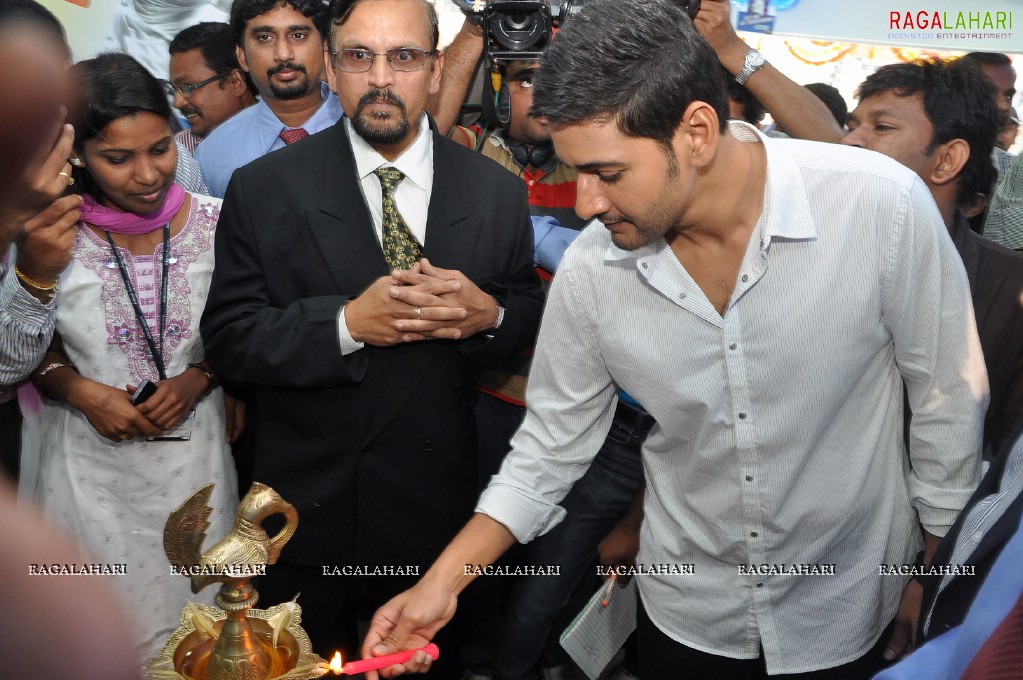 Mahesh Babu launches Univercell at Madhapur