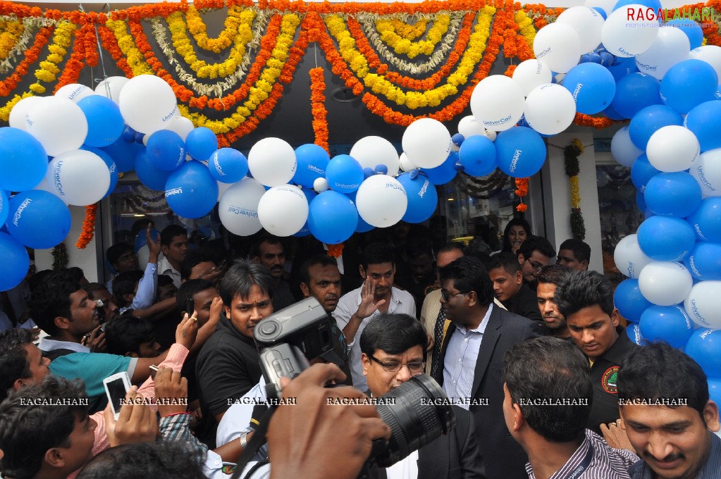 Mahesh Babu launches Univercell at Madhapur