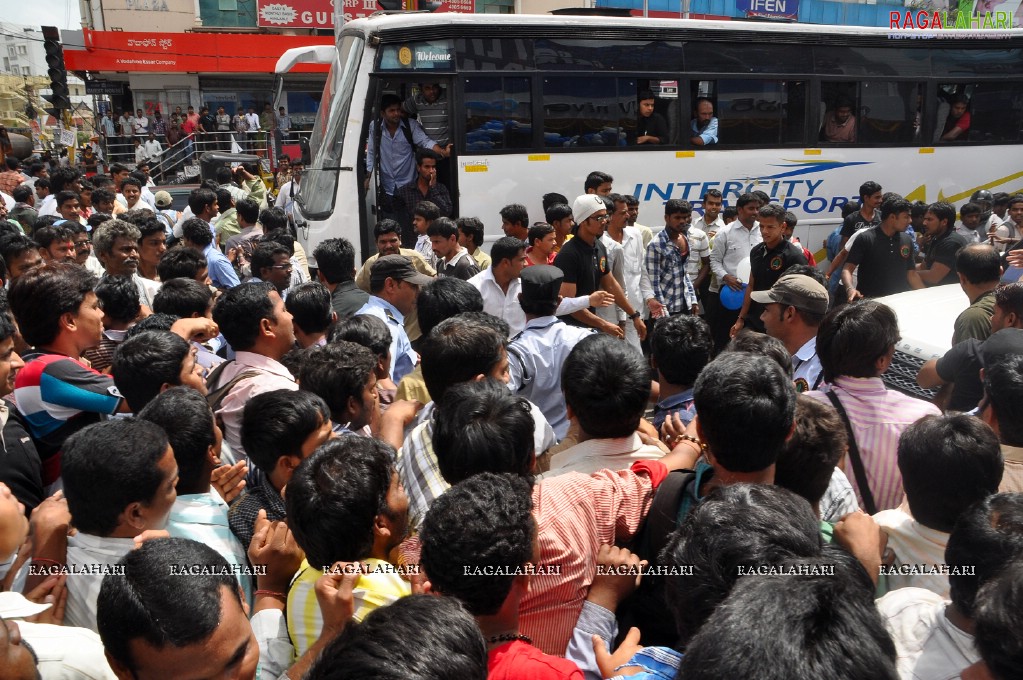 Mahesh Babu launches Univercell at Madhapur