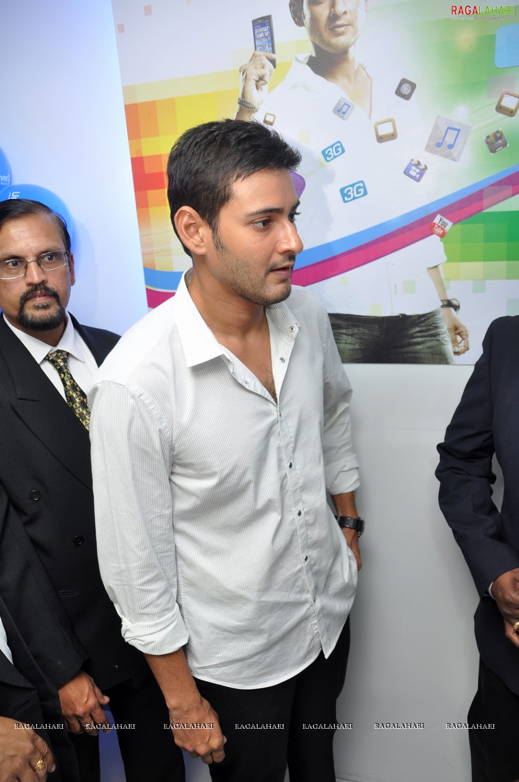 Mahesh Babu launches Univercell at Madhapur