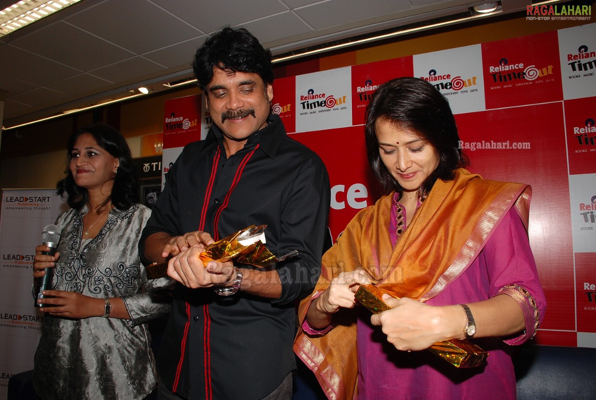 Nagarjuna-Amala Launches the Book 'Blossom Showers' by Giselle Mehta