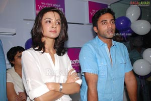 Navadeep, Surveen Chawla Launches Naturals Family Saloon at Kukatpally