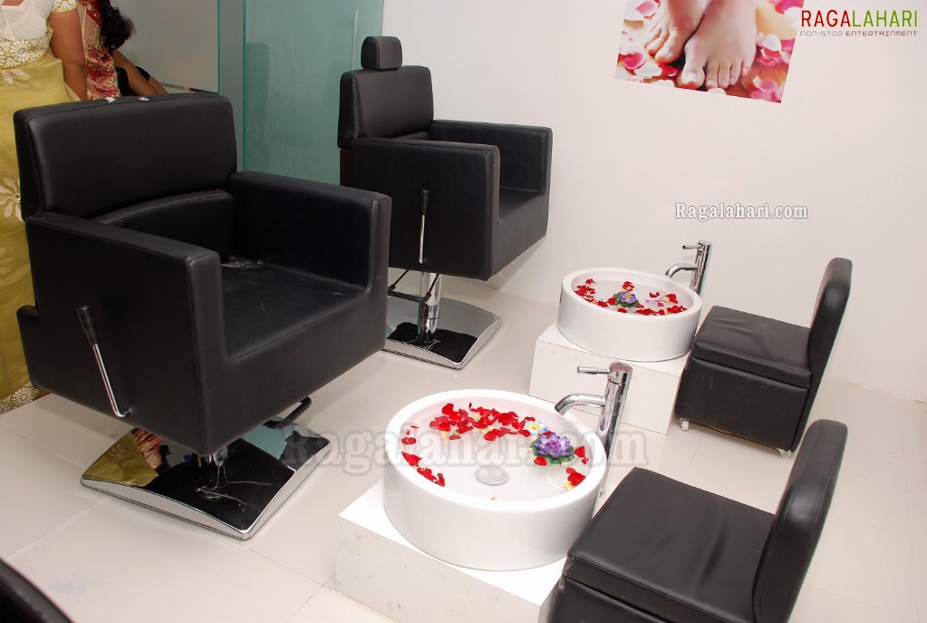 Naturals Family Salon Launch