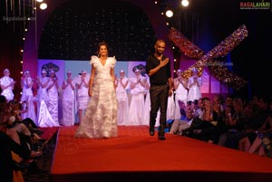 Paris Haute Couture Showcased at the Signature World of 8 International Fashion Tour