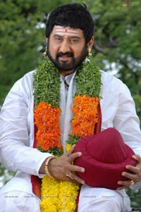 Suman as Srihara Sastry in Guravaaram