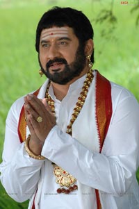 Suman as Srihara Sastry in Guravaaram