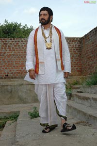 Suman as Srihara Sastry in Guravaaram