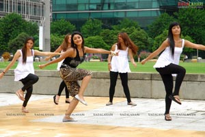 Paruchuri Ravindranath, Payal Gosh, Nadeesha Hemamali