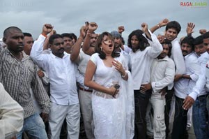 Paruchuri Ravindranath, Payal Gosh, Nadeesha Hemamali