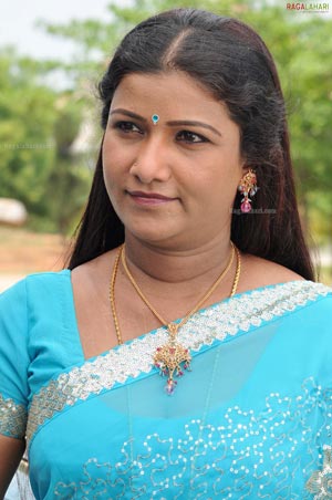 Paruchuri Ravindranath, Payal Gosh, Nadeesha Hemamali