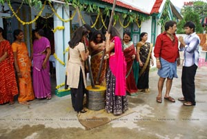 Navadeep, Rahul, Srinivas, Sradha Das, Soumya, Sanjana