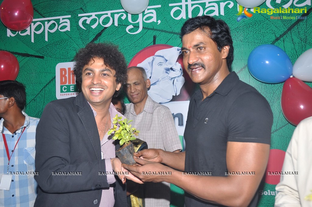 Hero Suneel at BIG FM and Bharathi Cement's Big Green Ganesha