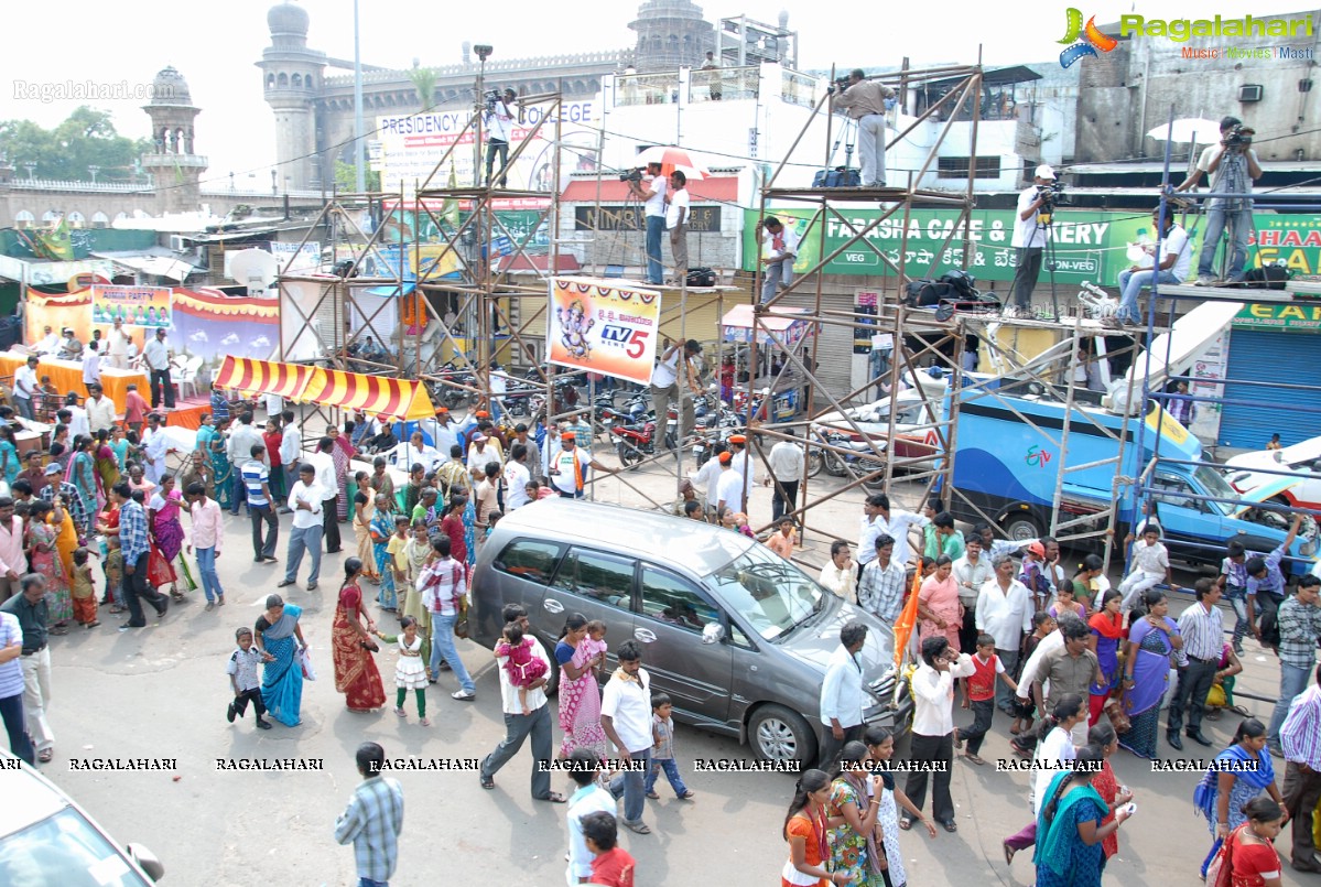 Charminar Ganesh Idols Nimajjanam Rally