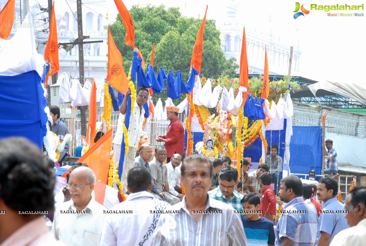 Charminar Ganesh Idols Nimajjanam Rally