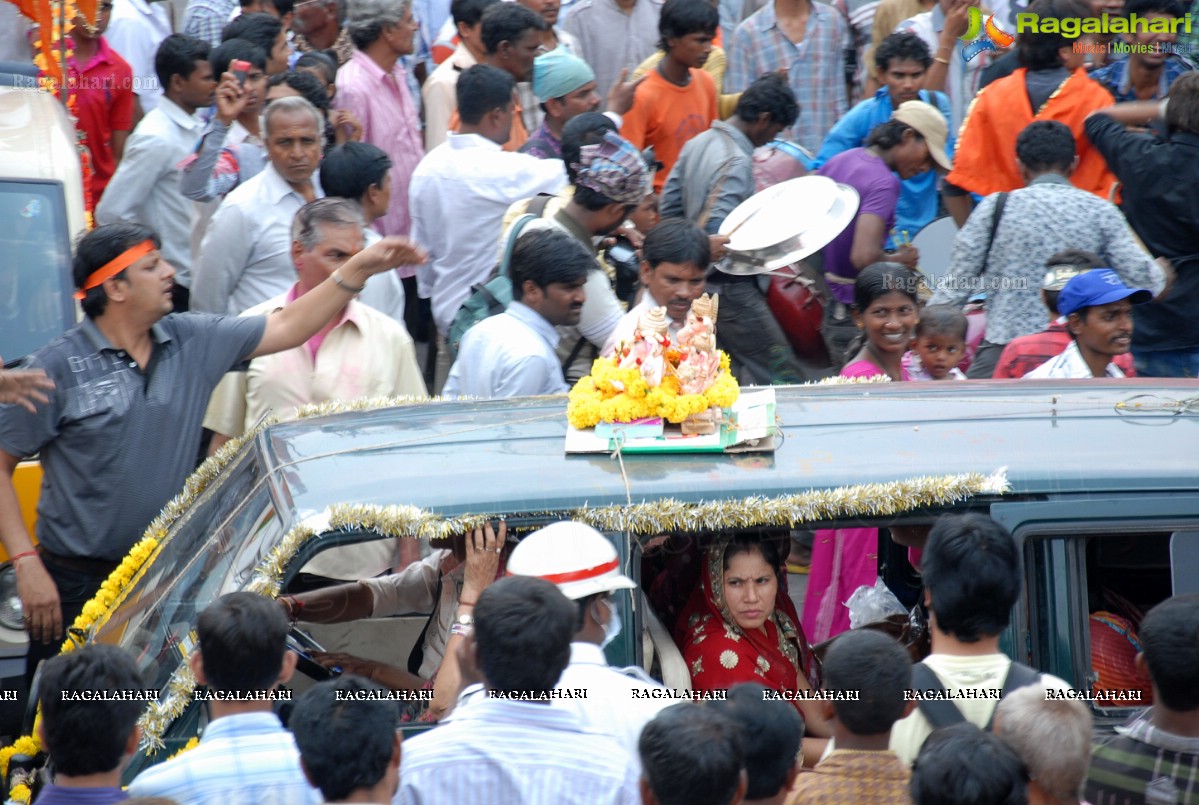 Charminar Ganesh Idols Nimajjanam Rally