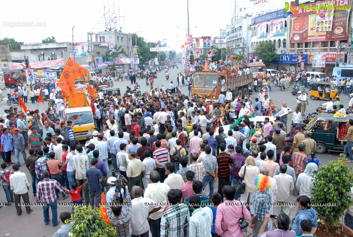 Charminar Ganesh Idols Nimajjanam Rally