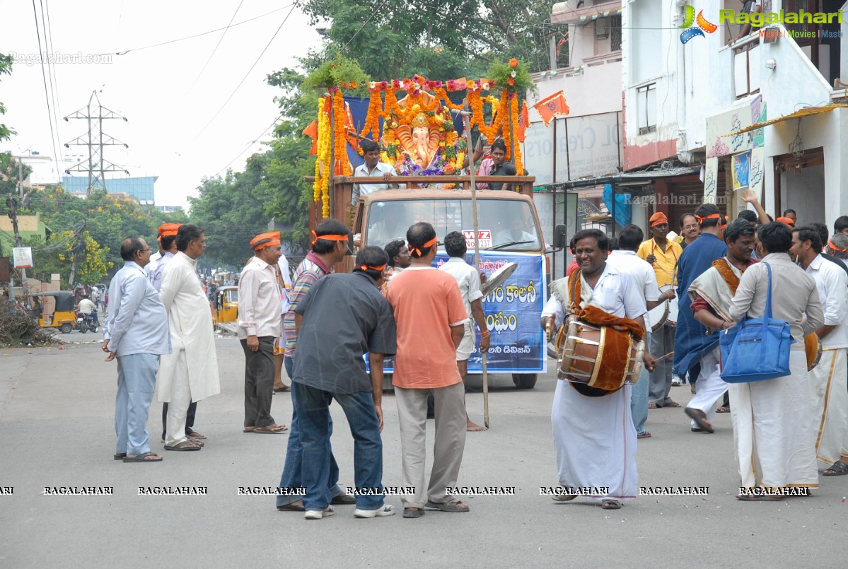 Charminar Ganesh Idols Nimajjanam Rally