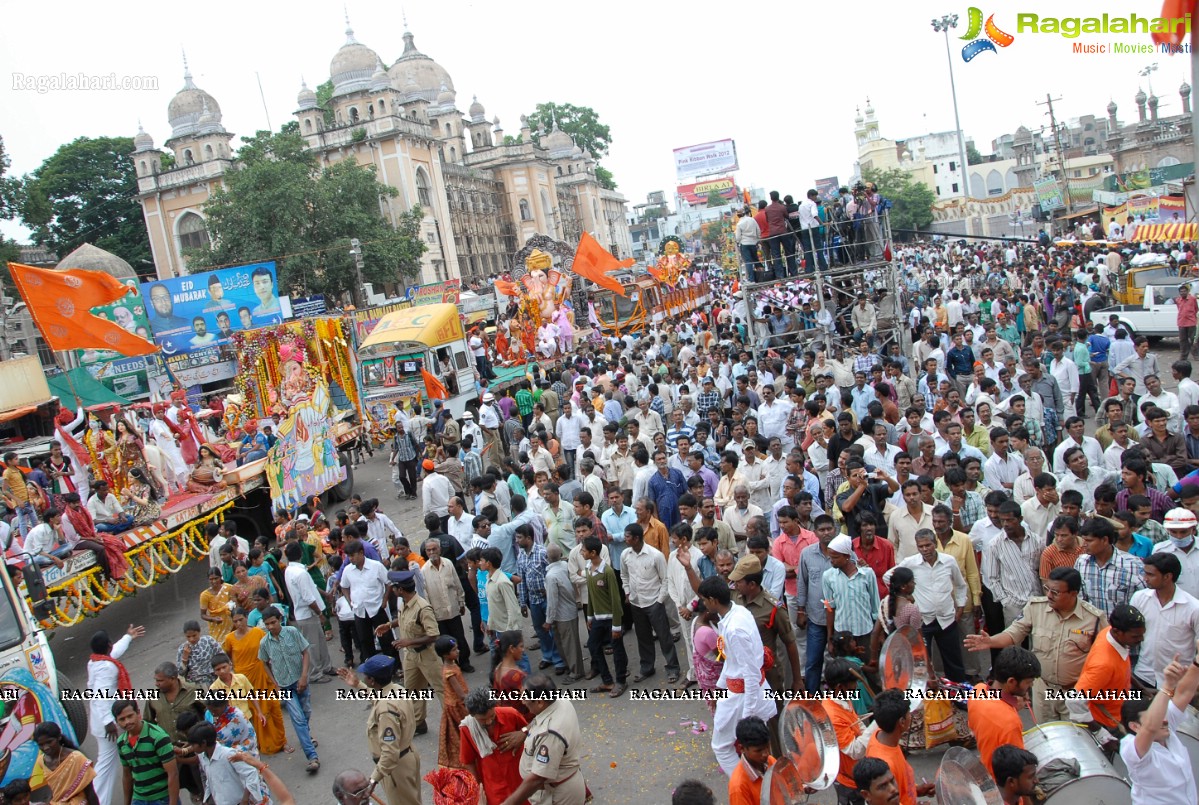 Charminar Ganesh Idols Nimajjanam Rally