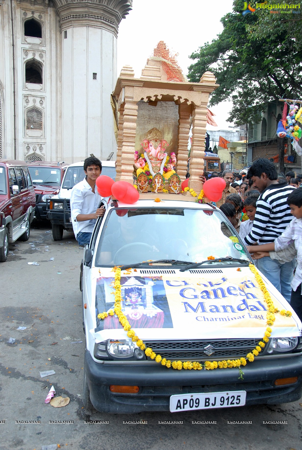 Charminar Ganesh Idols Nimajjanam Rally