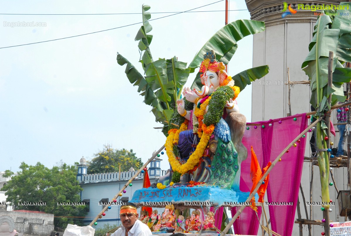 Charminar Ganesh Idols Nimajjanam Rally