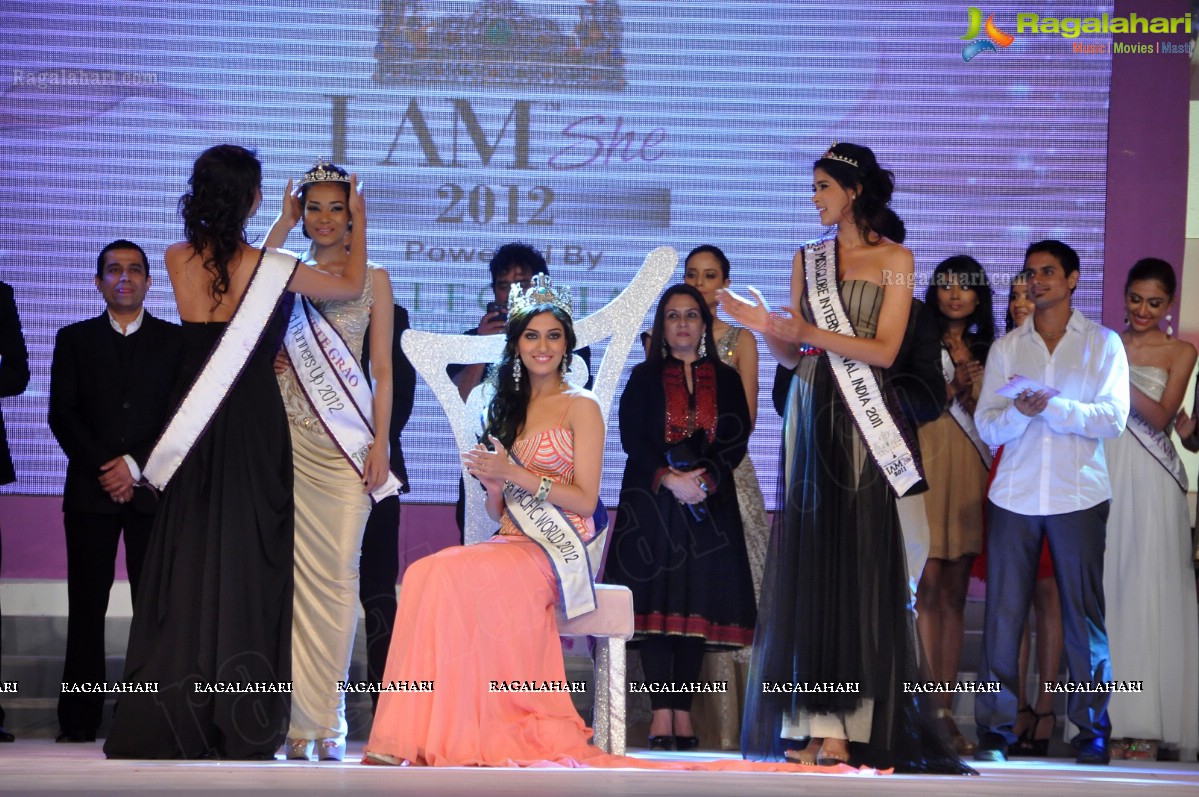 I AM She 2012 Grand Finale at Leonia Holistic Destination