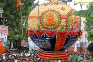 Maha Laddu Khairatabad Ganesh 2012