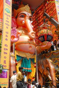 Maha Laddu Khairatabad Ganesh 2012