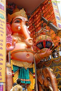 Maha Laddu Khairatabad Ganesh 2012