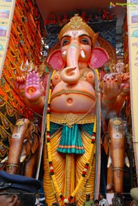 Maha Laddu Khairatabad Ganesh 2012