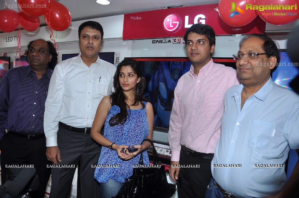 LG Launches Exciting Brand Experience For Hyderabad Customers