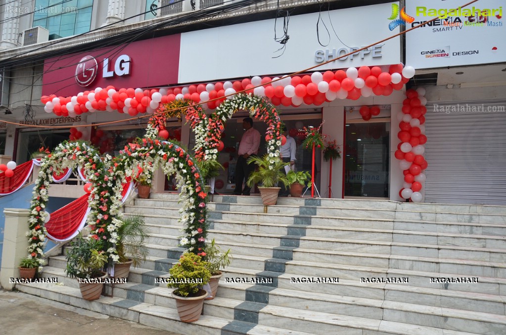 LG Launches Exciting Brand Experience For Hyderabad Customers