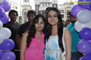 Akshaa , Madhavi Latha launch Naturals Salon  at Tolichowki