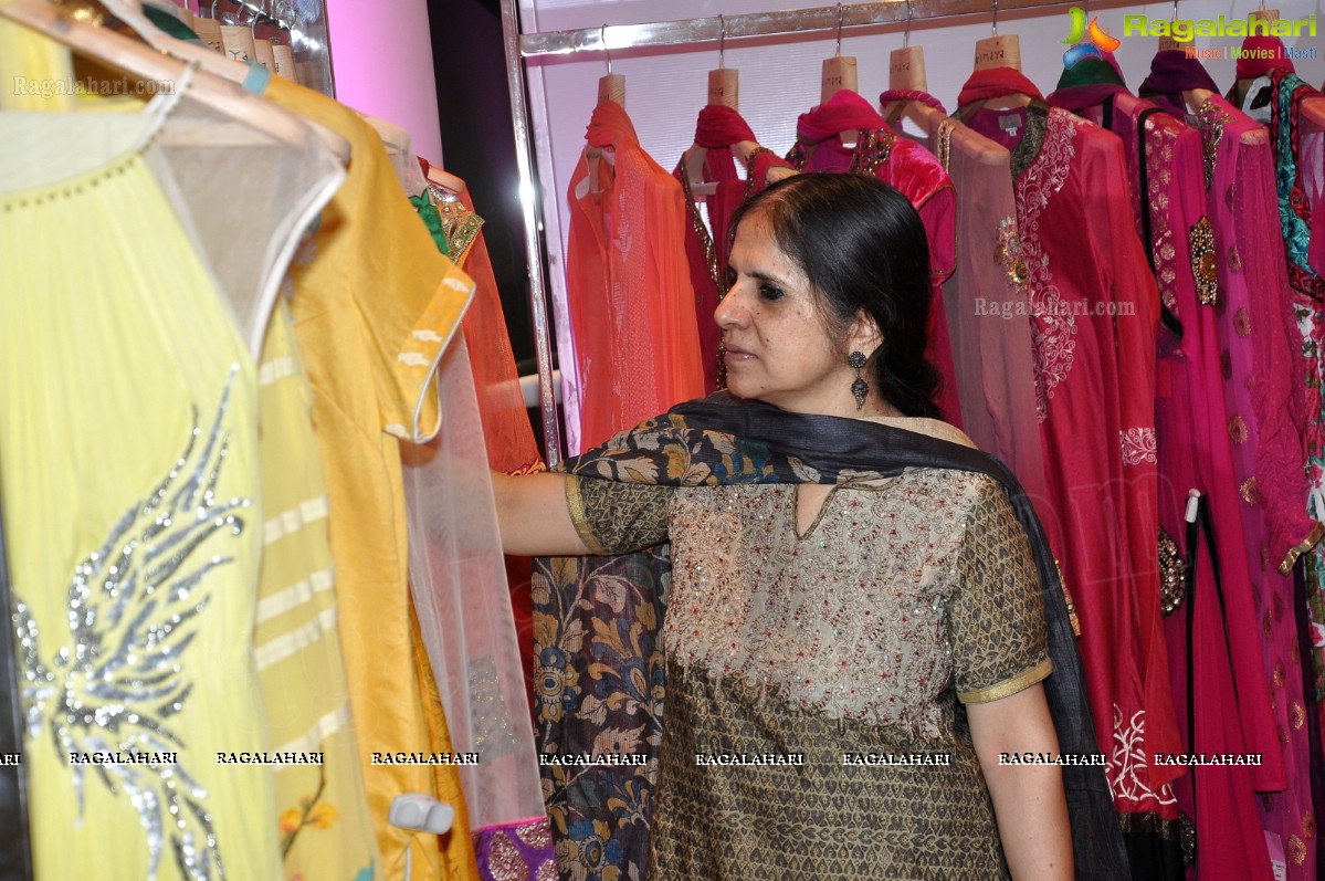 Pinky Reddy launches Kimaya Fashions, Hyderabad