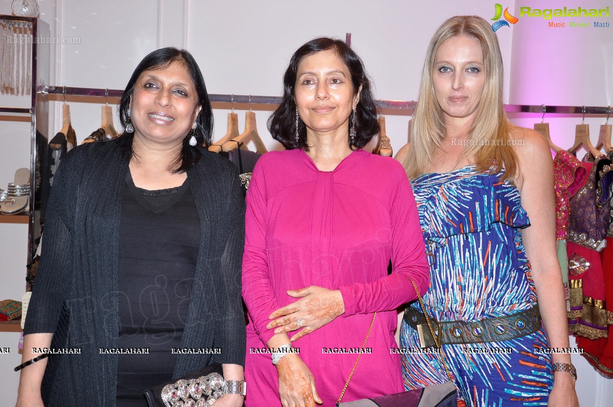 Pinky Reddy launches Kimaya Fashions, Hyderabad