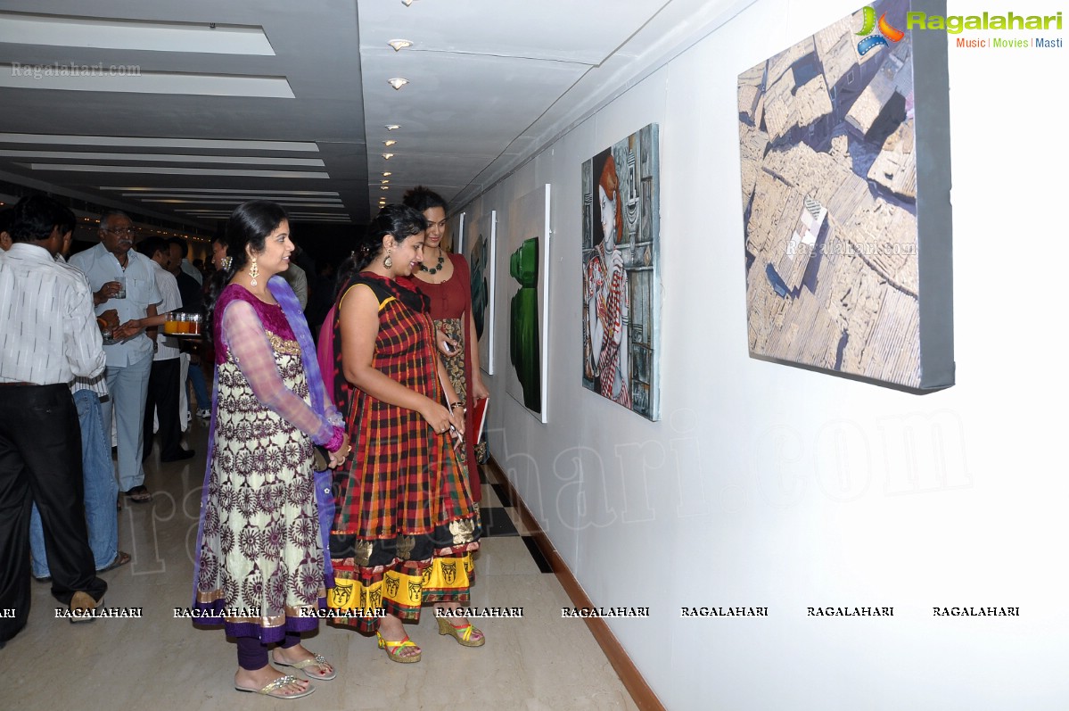 Dr.Praveen Jagarlamudi's Art Exhibition at Muse Art Gallery