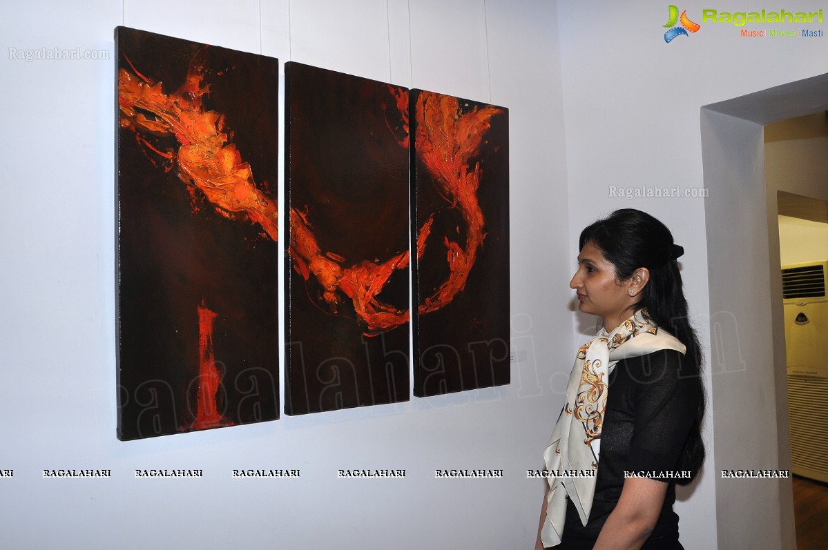 Reflections by Zainab Ravdee at Kalakriti Art Gallery