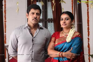 Thaandavam Tamil Stills