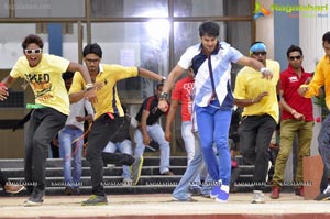 Aadumagadura Bujji working Stills