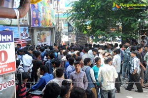 Atharintiki Daaredhi Release Hungama