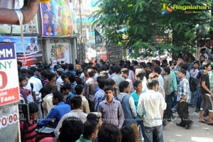 Atharintiki Daaredhi Release Hungama