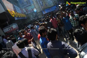 Atharintiki Daaredhi Release Hungama