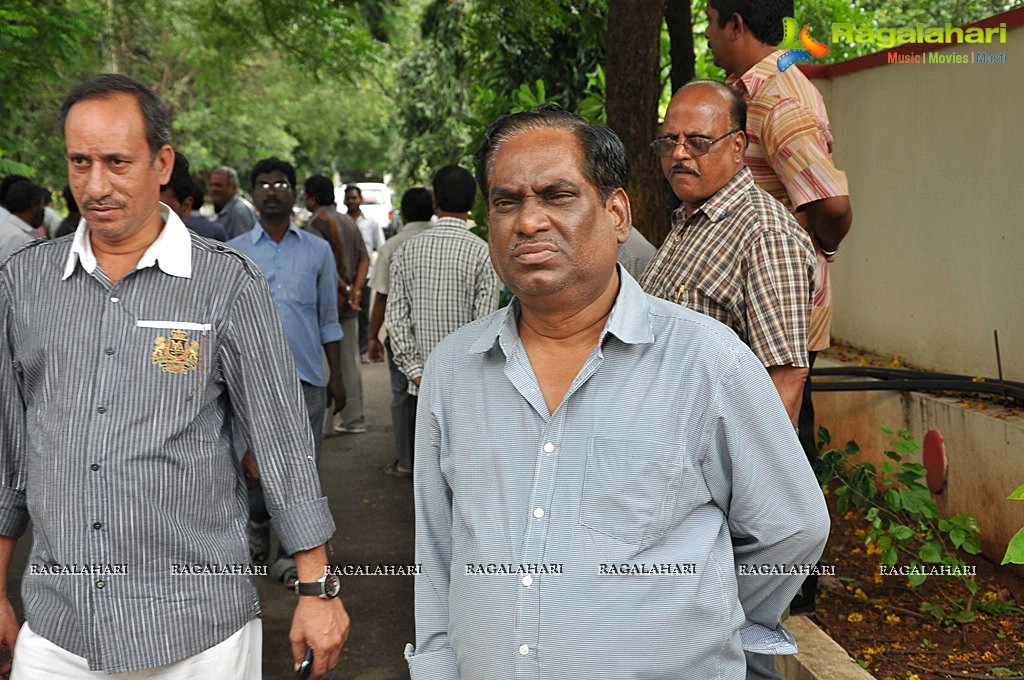 Celebs Pay Homage to Tammareddy Krishnamurthy