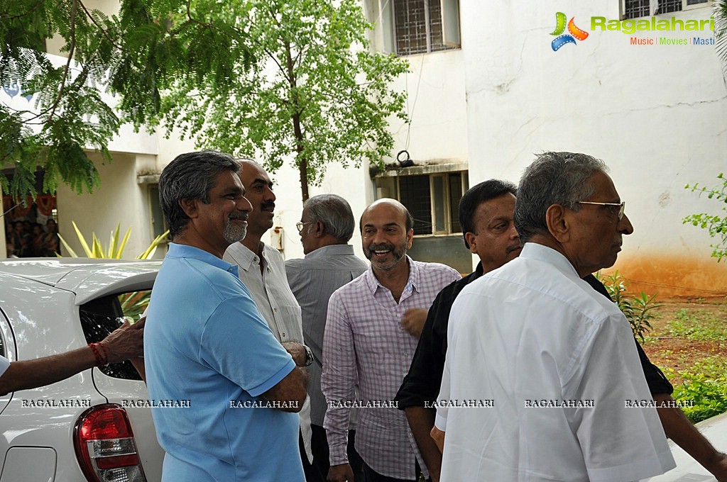 Celebs Pay Homage to Tammareddy Krishnamurthy