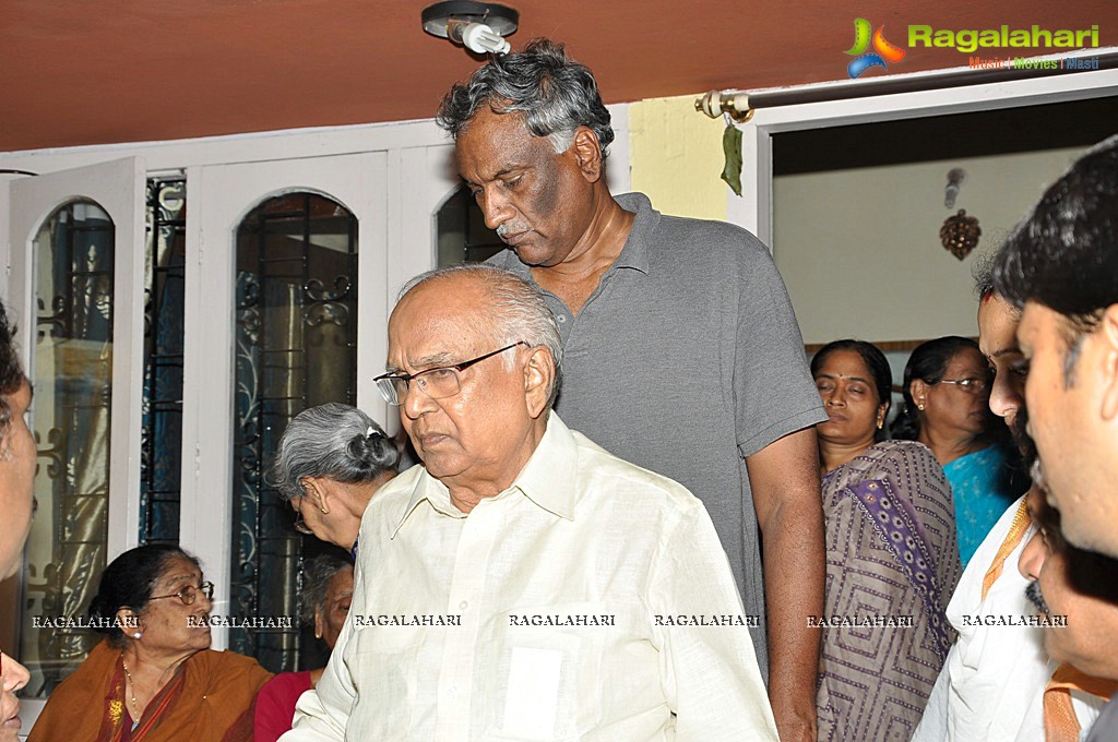 Celebs Pay Homage to Tammareddy Krishnamurthy