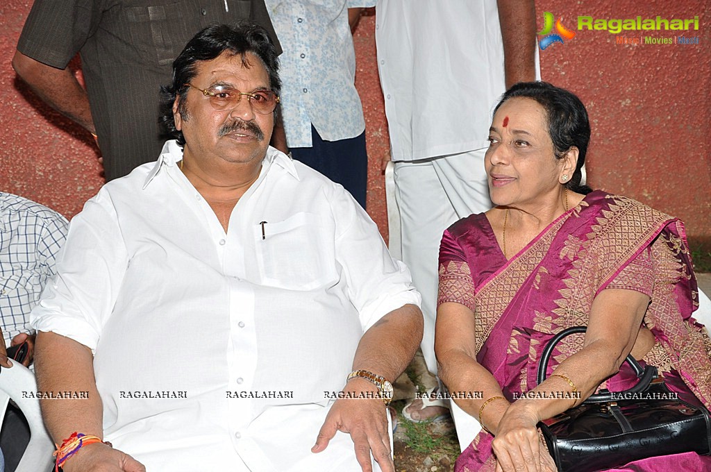 Celebs Pay Homage to Tammareddy Krishnamurthy