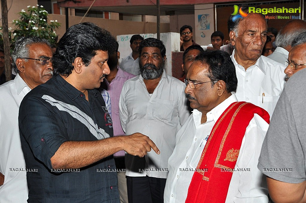 Celebs Pay Homage to Tammareddy Krishnamurthy