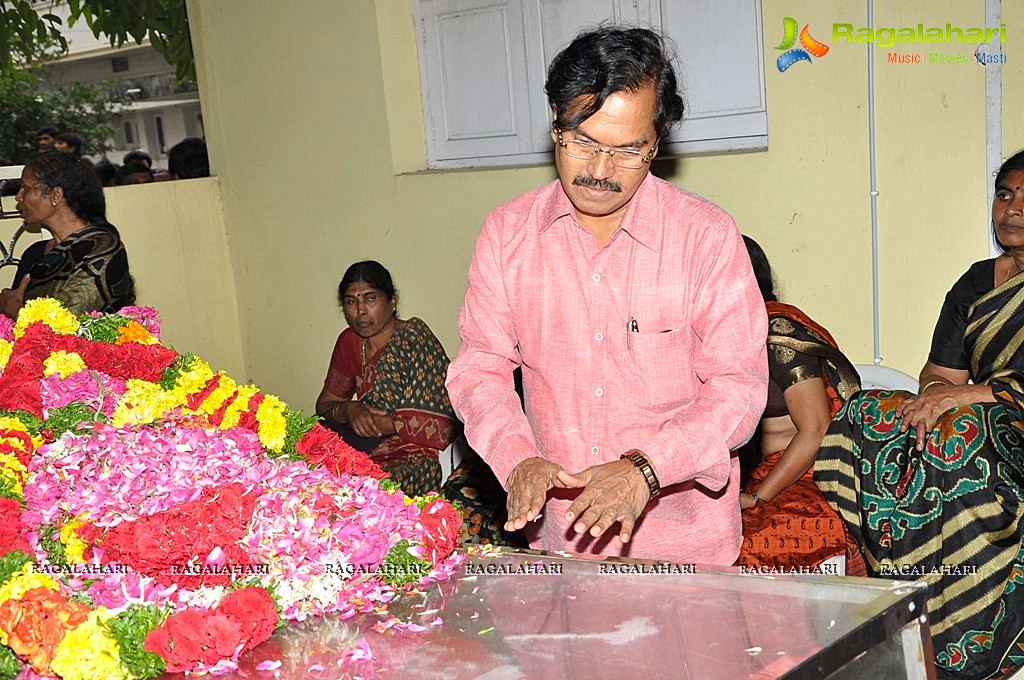 Celebs Pay Homage to Tammareddy Krishnamurthy